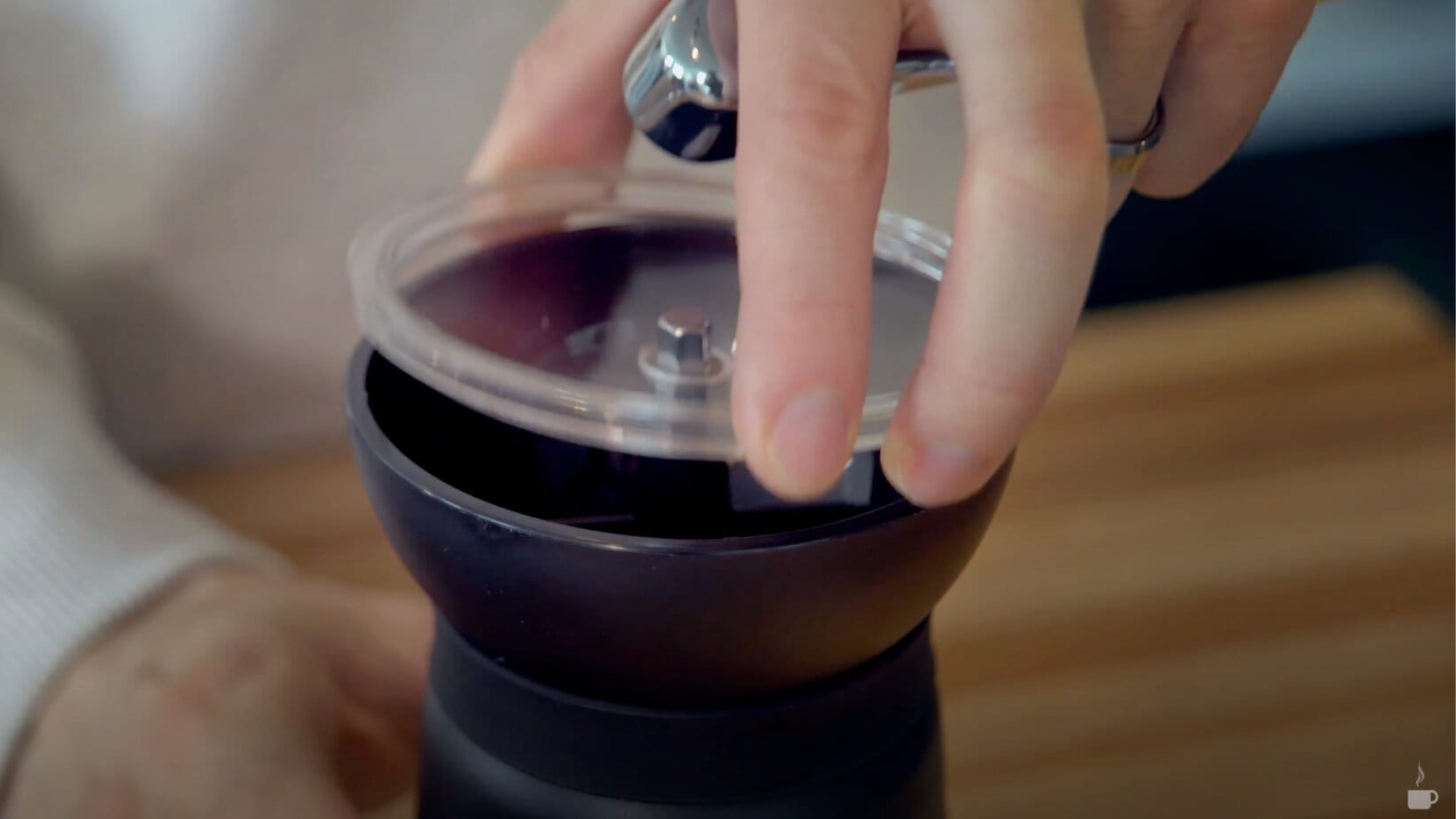 Hario Skerton Pro Coffee Grinder removable lid
