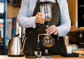 how to use a siphon coffee maker