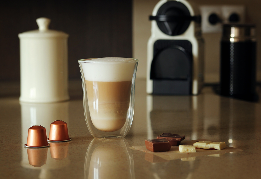 illy Nespresso Capsules 100 Count Espresso Pods, Classico Medium Roast  Coffee, Compatible with OriginalLine Nespresso Espresso Machines